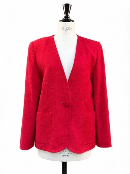 YVES SAINT LAURENT, variación. 
Chaqueta de crepé 