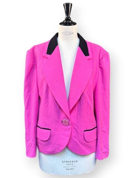 LOUIS FERAUD.
Giacca da tailleur in lana rosa, con