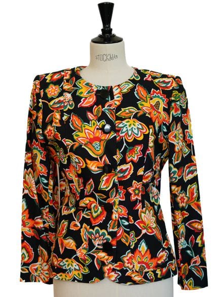 YVES SAINT LAURENT, variaciones. 
Chaqueta entalla