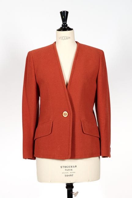 CELINE. 
Chaqueta de lana de color ocre, cuello ch
