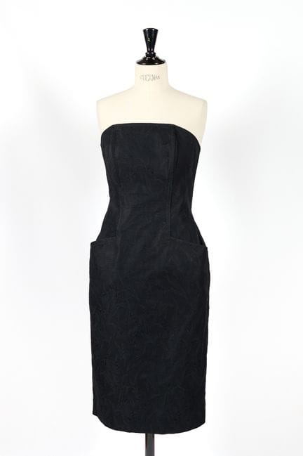 LANVIN. 
Vestido sin tirantes hasta la rodilla, de