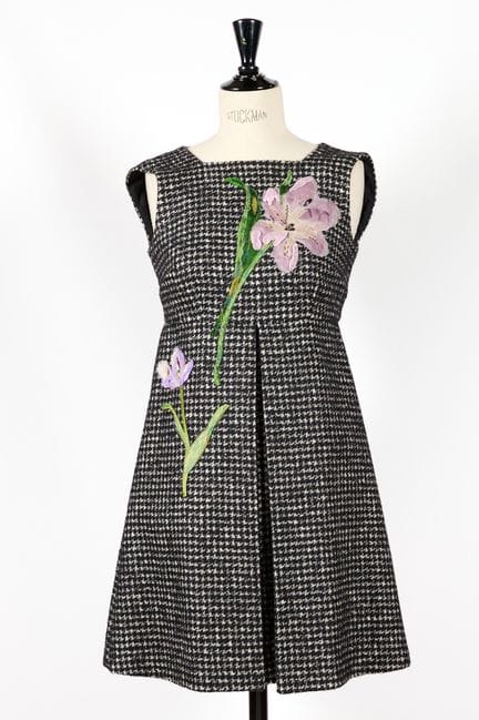 DOLCE &amp; GABBANA. 
Abito in lana bianca e nera 