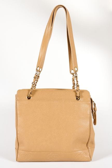 CHANEL. 
Borsa shopper in pelle caviar beige, con 