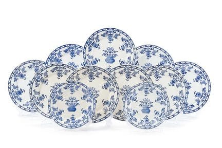 Set aus 15 flachen Tellern und 2 Desserttellern au