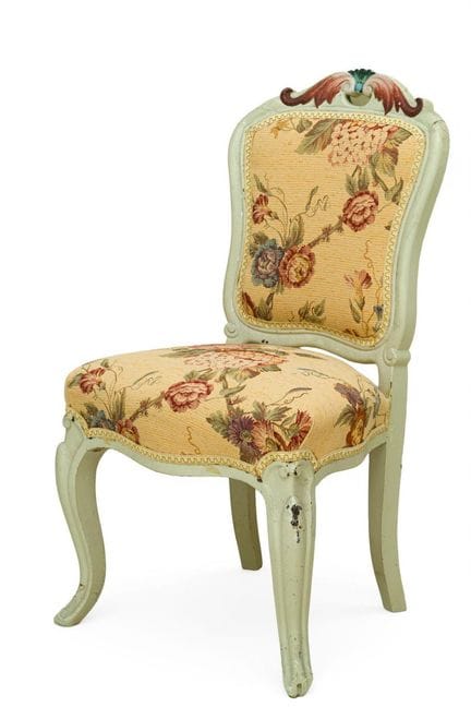 Chaise de style Louis XV
En bois peint en blanc, p