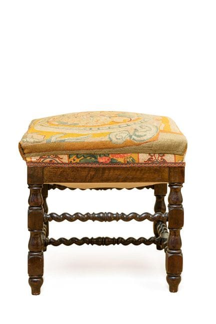 Banc castillan en bois sculpté, XIXe siècle
Pieds 