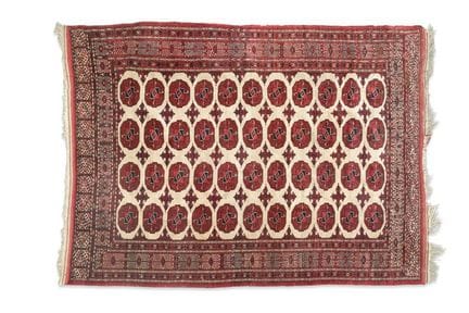 Tapis persan « Boukhara » en laine, XXe siècle
Ave
