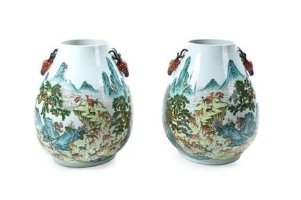 Paar Hu-Vasen aus chinesischem Porzellan, Qing-Dyn