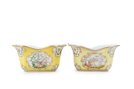 Paire de centres de table en porcelaine émaillée e