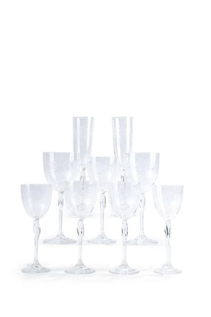 Service de verres orné de motifs floraux gravés à 