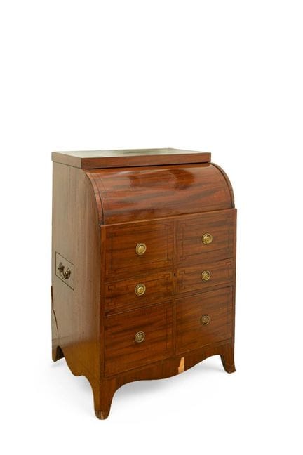 Pequeño bureau de cilindro en madera, tres registr