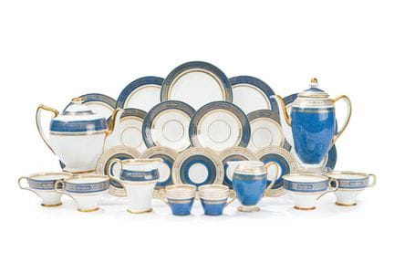 ROYAL DOULTON
Service à thé en porcelaine blanche 