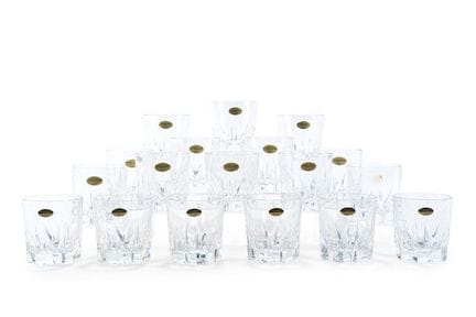 Lotto composto da 21 bicchieri da whisky prodotti 