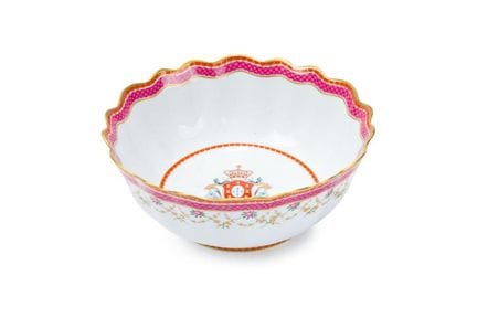 Saladier en porcelaine portugaise. XXe siècle.
Déc