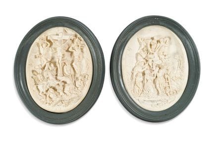 « Paire d'ovales de dévotion en bas-relief, imitan