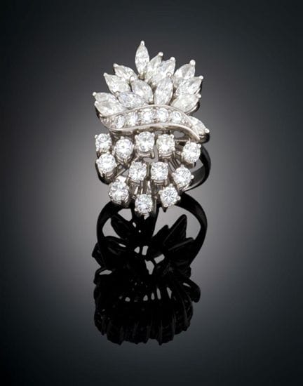 18KT WHITE GOLD BOUQUET RING WITH DIAMONDS
Crafted