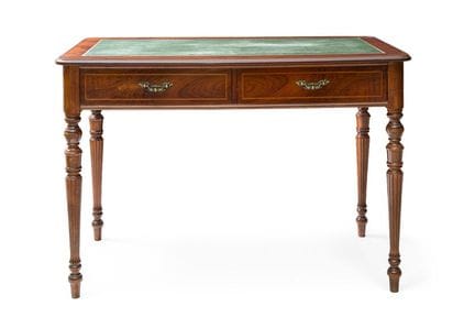 Scrivania in stile inglese 
In legno, con due cass