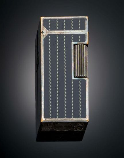 DUNHILL LIGHTER
Metal DUNHILL lighter, serial numb