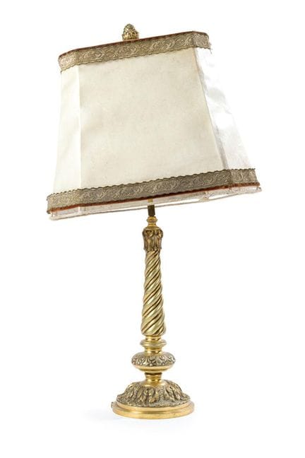 Table lamp with a twisted candlestick base in gild