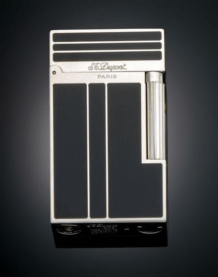 ST. DUPONT LIGHTER 
Model: 4FK07J28. Silver-plated