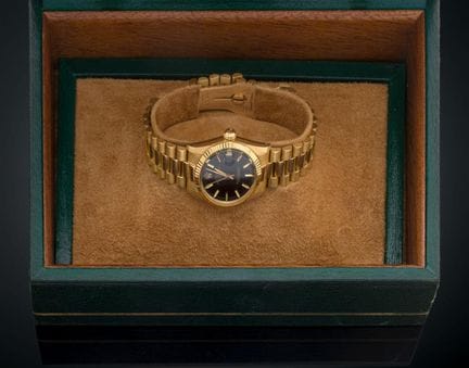 ROLEX OYSTER PERPETUAL DATEJUST IN GOLD
ROLEX OYST