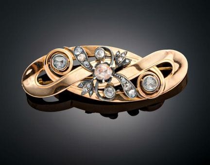 ANTIQUE BROOCH, CIRCA 1930
Art Deco style with flo