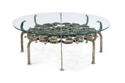 Mesa baja de centro con patas en hierro forjado y 