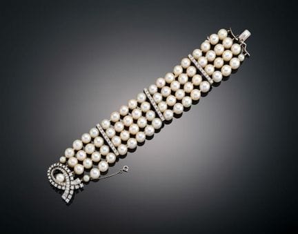PEARL BRACELET
A four-strand bracelet of cultured 