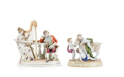 Lot consisting of two sculptural groups made of gl