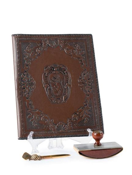 Set da scrivania composto da: blotter, tagliacarte