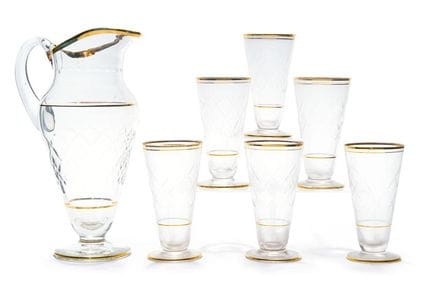A glassware set consisting of a pitcher and six ta
