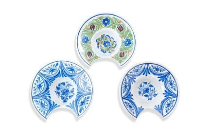 Set of 3 glazed ceramic bowls from Manises, c. 197