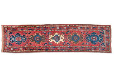 Persian hallway rug, mid-20th century
Hand-knotted