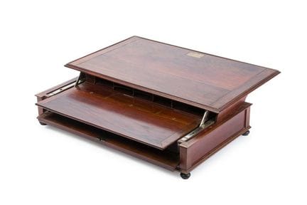 Ausziehbarer Schreibtisch aus spanischem Holz, Mit