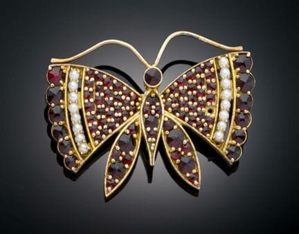 BUTTERFLY BROOCH 
An 18k yellow gold-plated brooch
