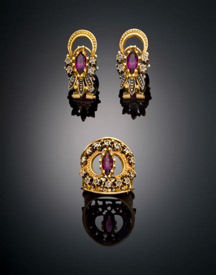 19TH-CENTURY SET CONSISTING OF EARRINGS AND A RING