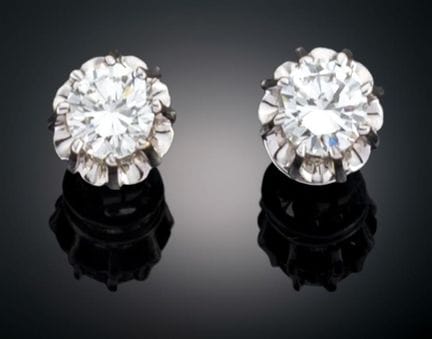 PAIR OF EARRINGS
Pair of earrings with an 18k whit