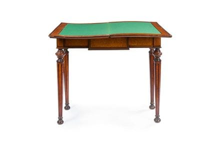 Spieltisch im viktorianischen Stil. Mahagoniholz u