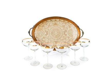 Lot consists of 6 cocktail glasses in molded glass