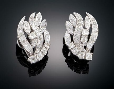 PAIR OF MID-CENTURY-STYLE DIAMOND EARRINGS
Earring