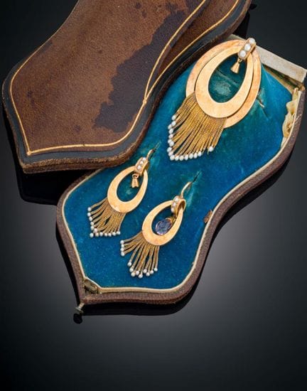 19TH-CENTURY BROOCH AND EARRING SET
Crafted in 18k
