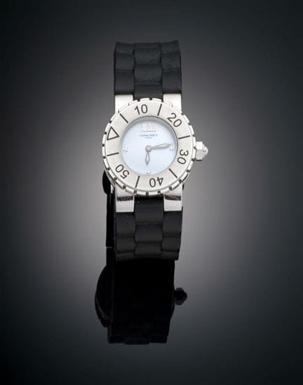 CHAUMET WATCH
Crafted in steel with a rotating bez