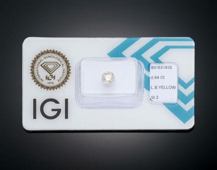 NATURAL DIAMOND
Brilliant-cut diamond weighing 0.6