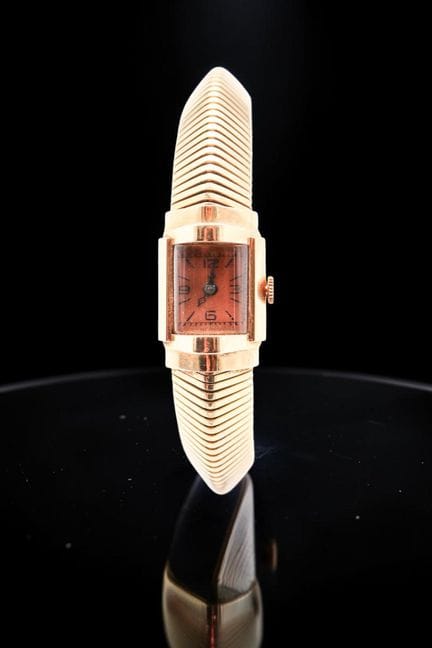 DORET &amp; BLAS Jewelers, DIJON
18K yellow gold w