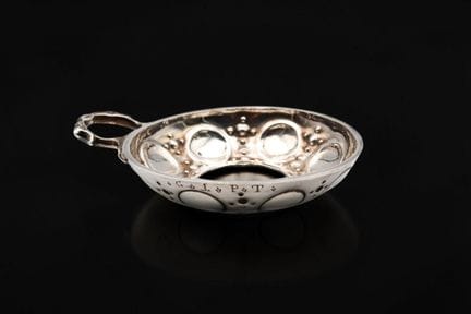 Tastevin en argent 950 millièmes à décor repoussé 