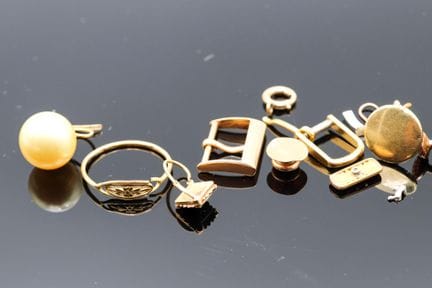 Set aus 18 Karat Gelbgold (750 Tausendstel) besteh