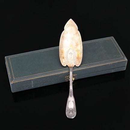 Pelle à tarte en argent 925 millièmes, à décor gra