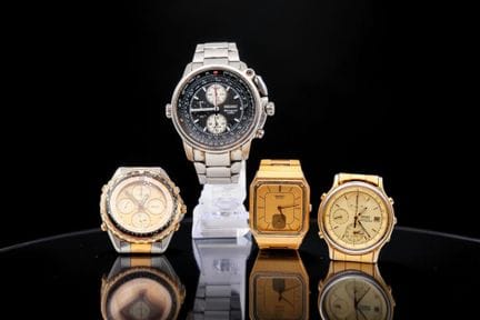 SEIKO
Lot de quatre montres, comprenant trois chro