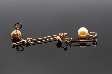 Set aus 18 Karat Gelbgold (750 Tausendstel) besteh