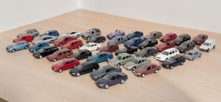* Lot de 41 voitures miniatures, échelle 1:43
- OP